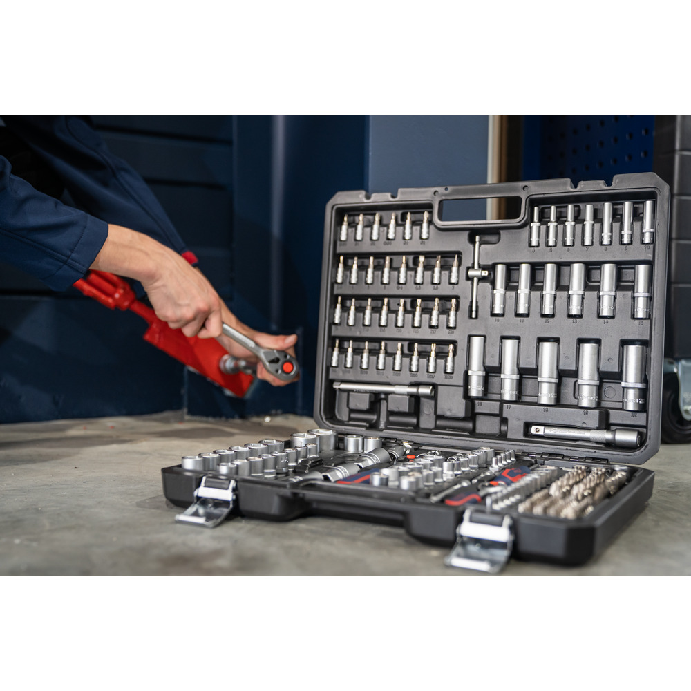 Hylsyavainsarja, 195 osaa Förch